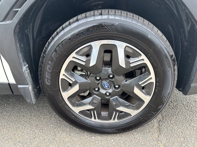 Certified 2025 Subaru Forester Premium AWD/4WD image 32