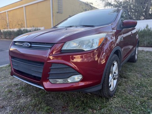 Used 2016 Ford Escape SE FWD image 1