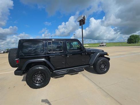 Used 2023 Jeep Wrangler Unlimited Sport AWD/4WD image 5