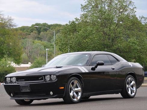 Used 2013 Dodge Challenger SXT Plus RWD image 1