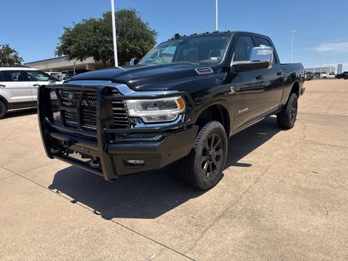 Used 2023 RAM 2500 Laramie AWD/4WD image 3