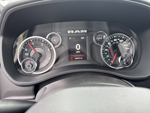 Used 2024 RAM 2500 Tradesman w/ Chrome Appearance Group image 31