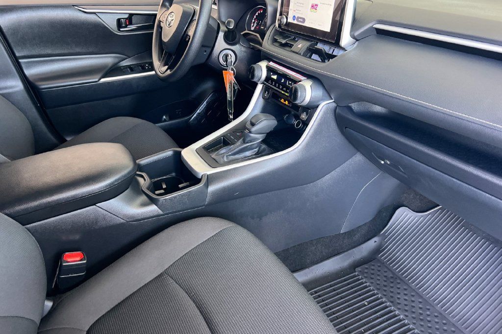 Certified 2025 Toyota RAV4 LE FWD image 19