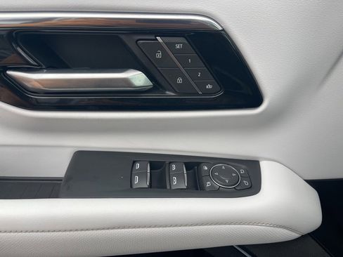 Certified 2025 Chevrolet Tahoe Premier image 38