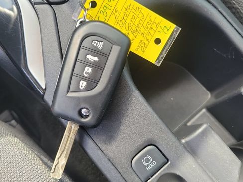 Used 2025 Toyota Corolla LE FWD image 25