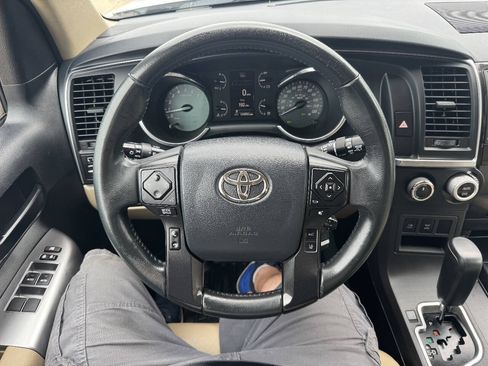 Used 2018 Toyota Sequoia SR5 w/ Premium Package AWD/4WD image 19