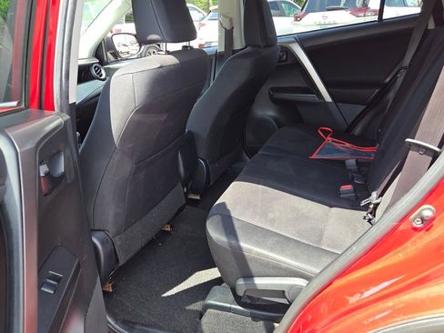 Used 2016 Toyota RAV4 LE FWD image 5