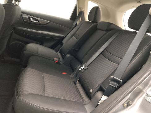 Used 2018 Nissan Rogue S FWD image 18