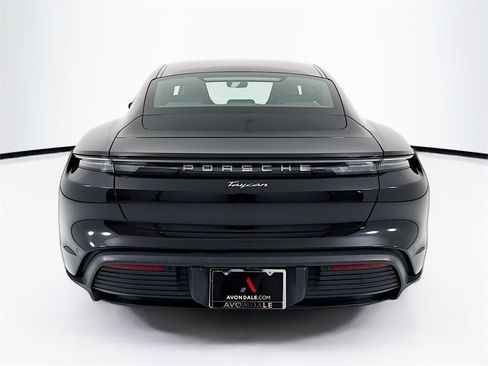 Used 2022 Porsche Taycan image 10