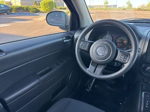 Used 2015 Jeep Compass Sport w/ Power Value Group AWD/4WD image 21