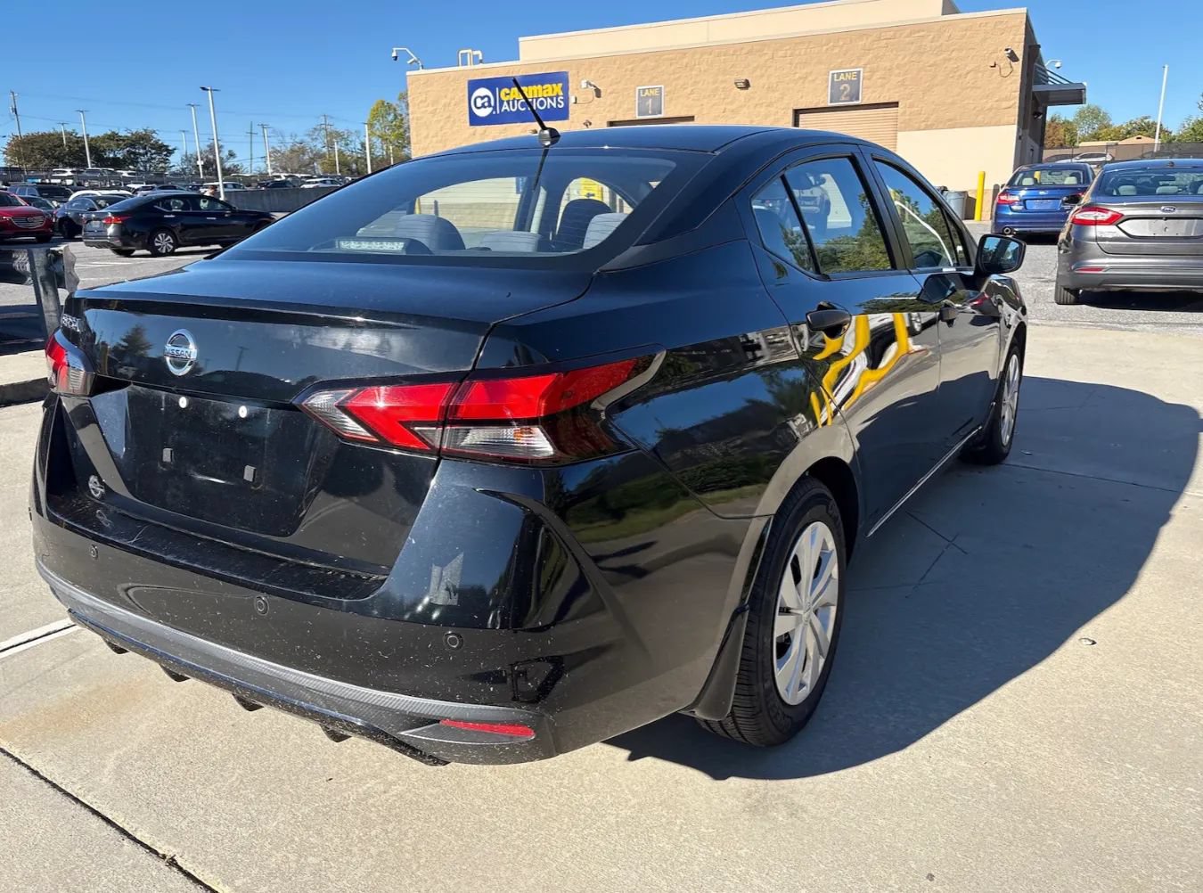 Used 2020 Nissan Versa S FWD image 2