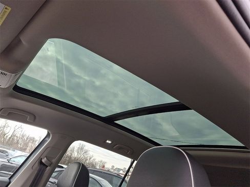 Certified 2025 Volkswagen Atlas SEL Premium R-Line image 14