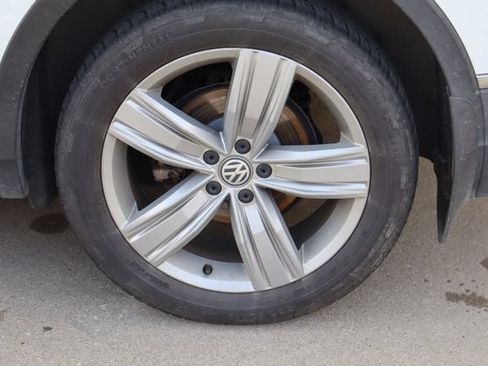 Used 2019 Volkswagen Tiguan SEL Premium AWD/4WD image 29