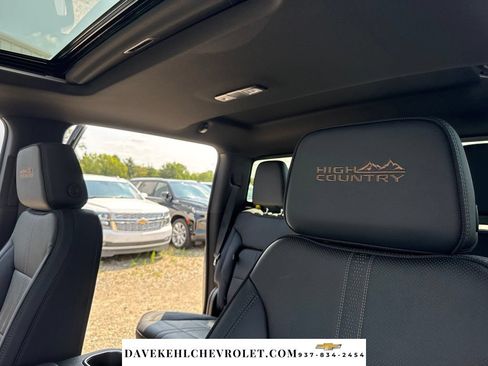 Used 2025 Chevrolet Silverado 3500 High Country w/ High Country Premium Package AWD/4WD image 21