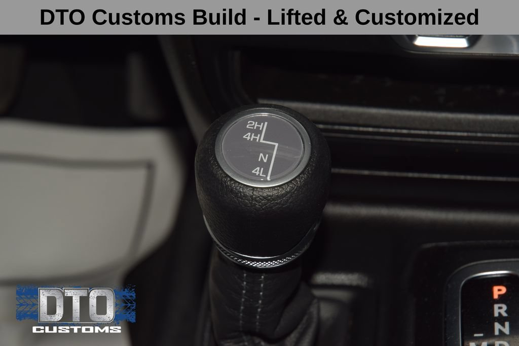 Used 2024 Jeep Wrangler Unlimited Sahara w/ Technology Group AWD/4WD image 31