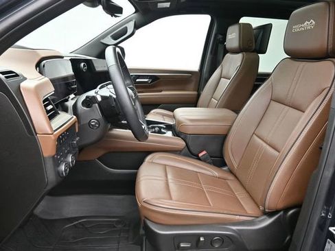 Used 2025 Chevrolet Tahoe High Country AWD/4WD image 26