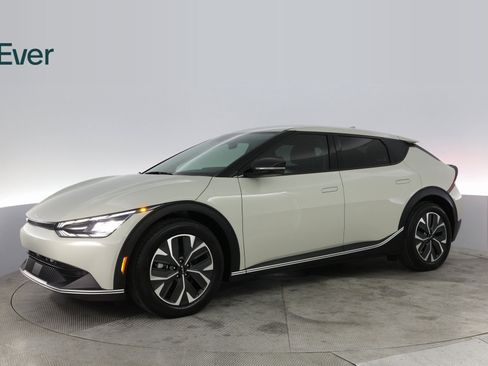 Used 2024 Kia EV6 Light image 15