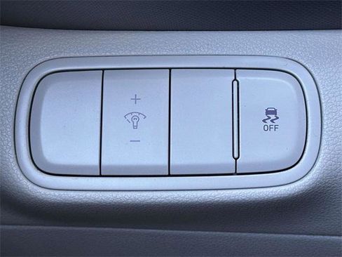 Certified 2025 Hyundai Venue Limited image 23