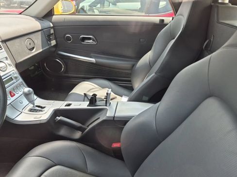 Used 2005 Chrysler Crossfire Limited RWD image 3