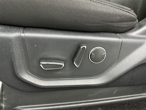 Used 2018 Ford F150 XLT w/ Equipment Group 302A Luxury image 10