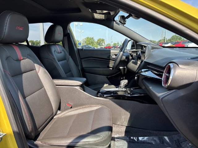 Used 2025 Chevrolet Trax RS w/ Sunroof Package FWD image 19