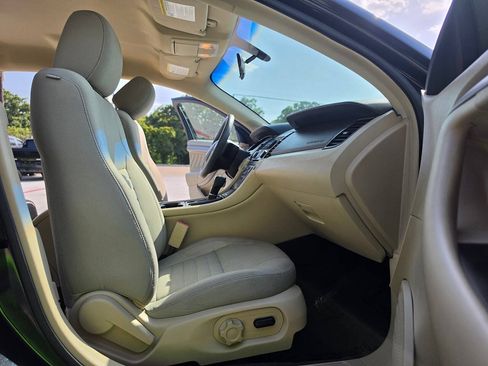 Used 2013 Ford Taurus SE FWD image 31