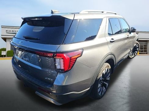 Used 2025 Ford Explorer Platinum w/ LUX Leather Package image 4