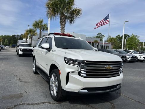 Used 2024 Chevrolet Tahoe High Country image 2