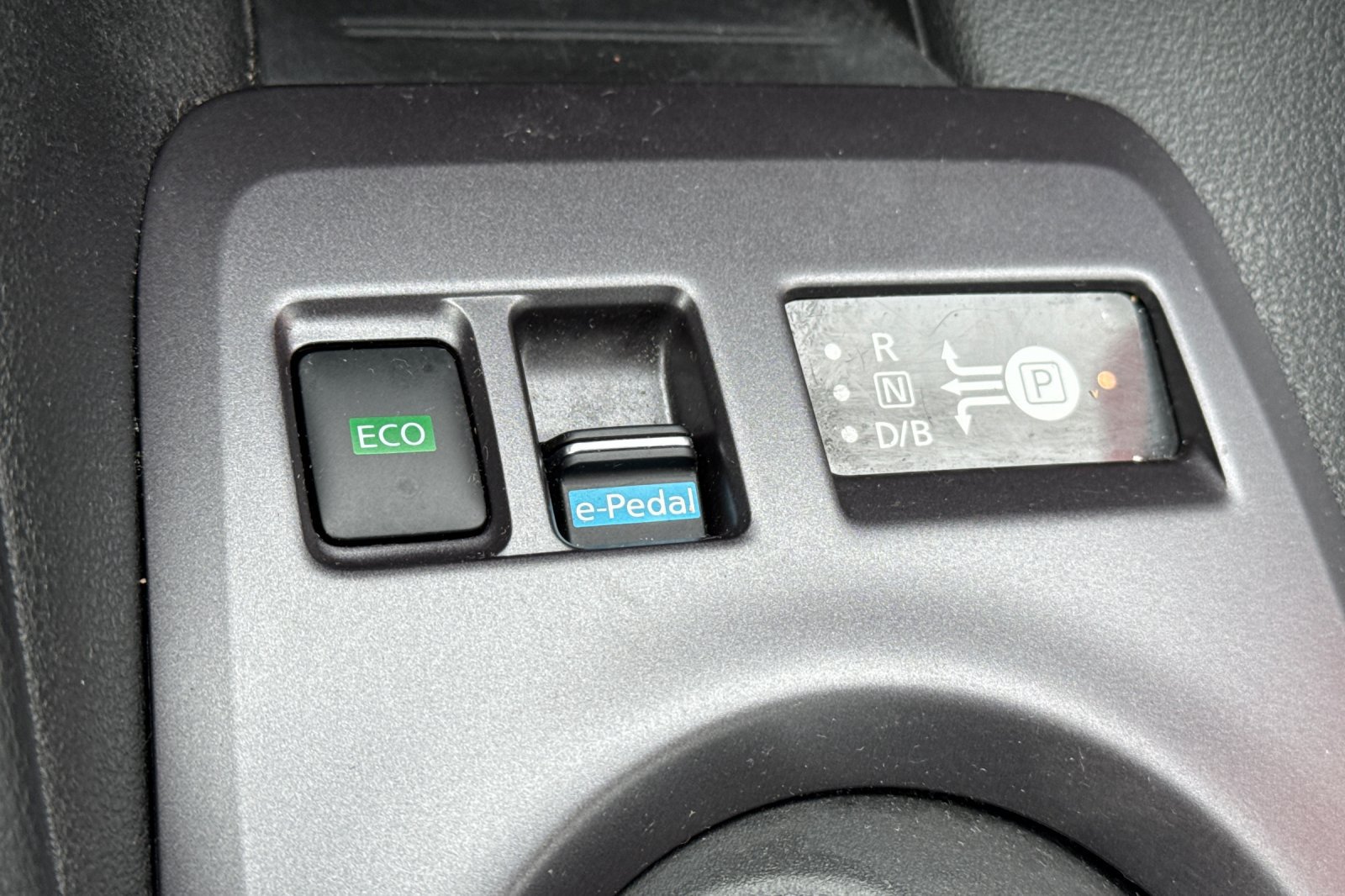 Used 2025 Nissan Leaf S FWD image 32