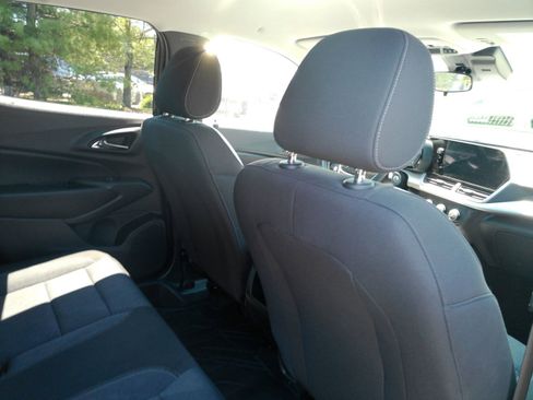 Certified 2024 Chevrolet Trax LS w/ LS Convenience Package FWD image 19