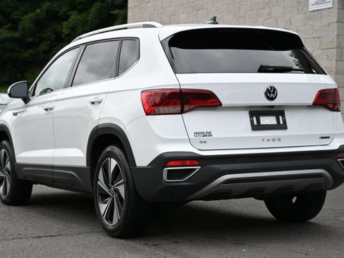 Used 2024 Volkswagen Taos SE AWD/4WD image 4