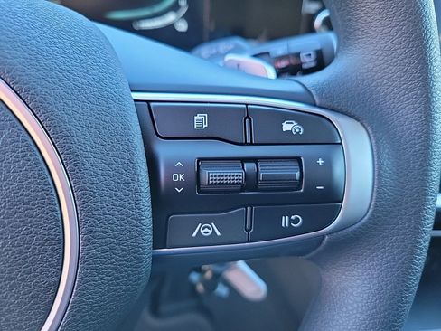 New 2025 Kia Sportage LX image 13