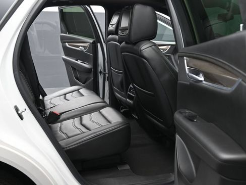Used 2017 Cadillac XT5 Platinum w/ Driver Assist Package AWD/4WD image 15