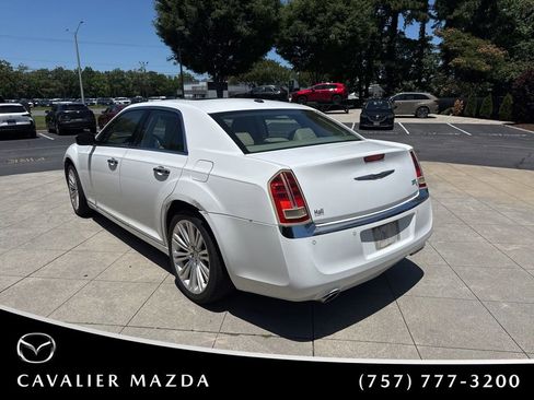 Used 2011 Chrysler 300 C w/ Sound Group RWD image 8