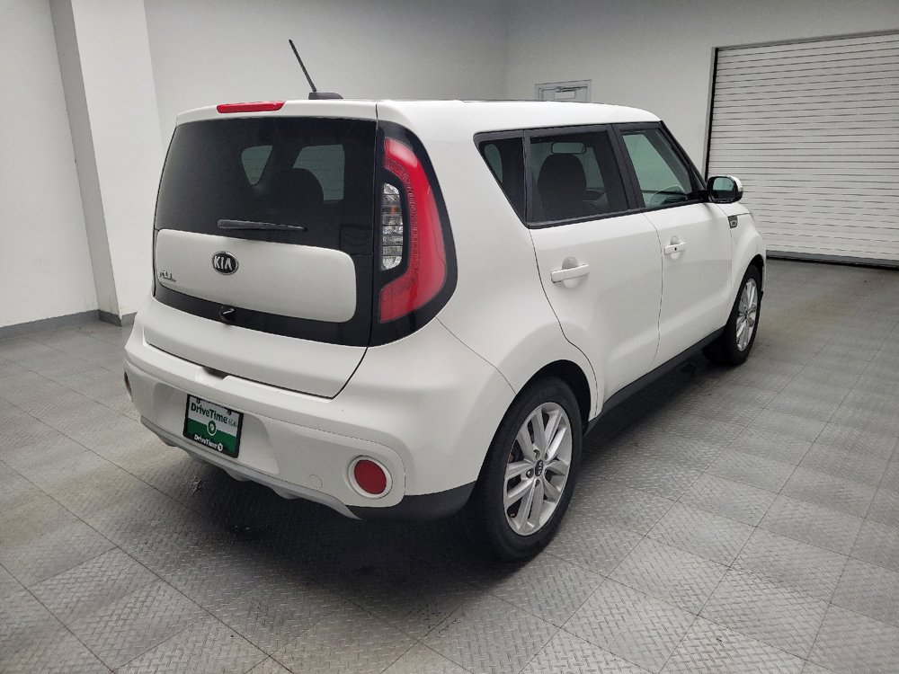 Used 2019 Kia Soul + w/ Primo Package FWD image 9