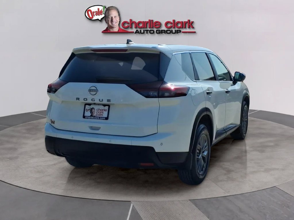 Used 2024 Nissan Rogue S FWD image 5