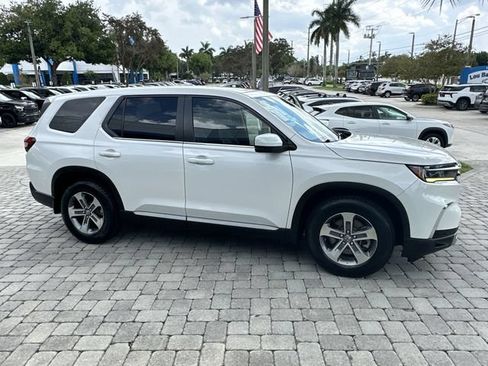 Used 2023 Honda Pilot EX-L image 16