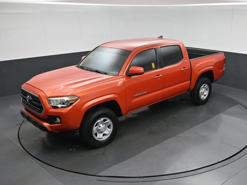 Used 2016 Toyota Tacoma SR5 w/ Towing Package RWD image 57