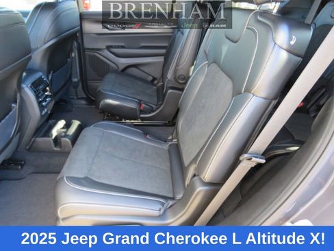 New 2025 Jeep Grand Cherokee L Altitude image 12