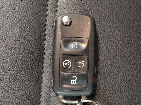 Used 2021 Volkswagen Passat 2.0T SE image 32