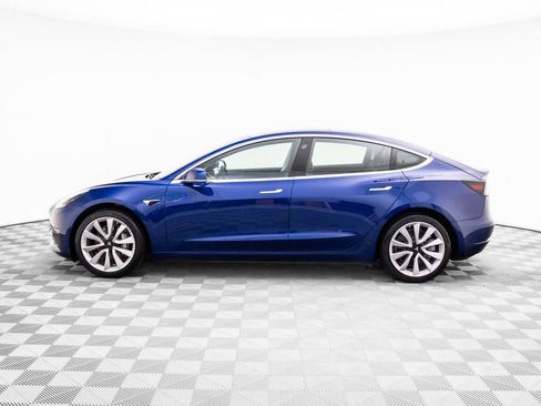 Used 2020 Tesla Model 3 Standard Range Plus image 2