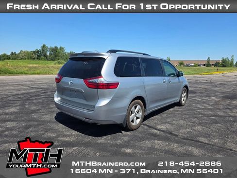 Used 2020 Toyota Sienna LE FWD image 8