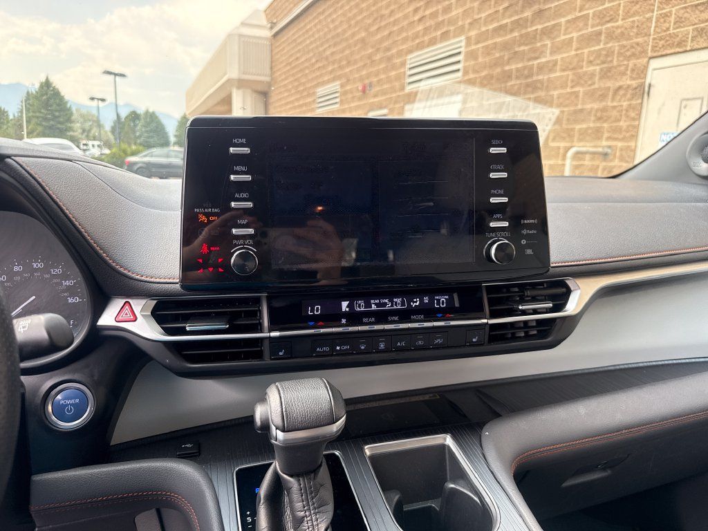 Used 2022 Toyota Sienna XSE w/ XSE Plus Package FWD image 18