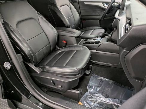 Used 2024 Ford Escape Platinum image 28