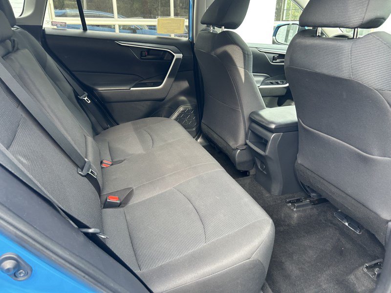 Used 2020 Toyota RAV4 LE w/ All Weather Liner Package AWD/4WD image 17