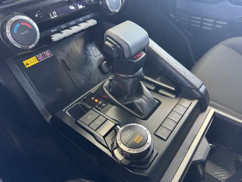 Used 2025 Toyota Tacoma TRD Sport image 33