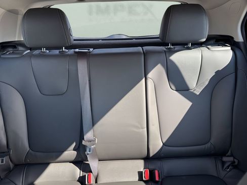 Used 2024 Buick Encore GX Sport Touring image 10