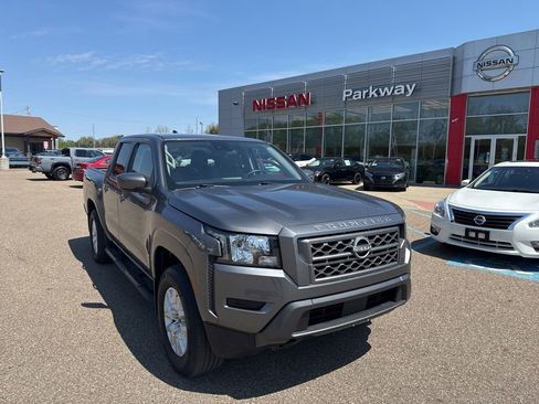 Used 2022 Nissan Frontier SV w/ Technology Package AWD/4WD image 1