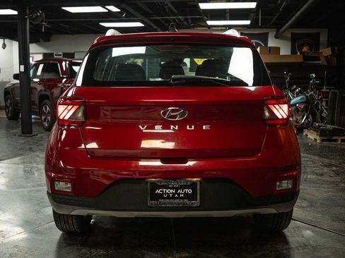 Used 2022 Hyundai Venue SEL image 6