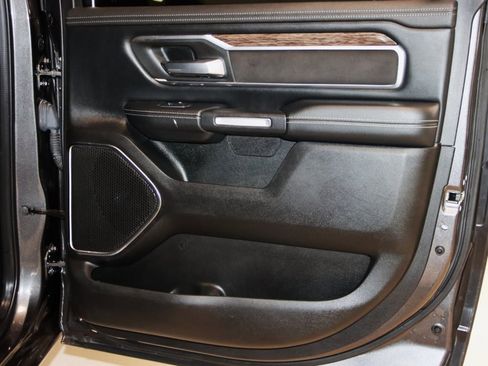 Used 2019 RAM 1500 Laramie image 60